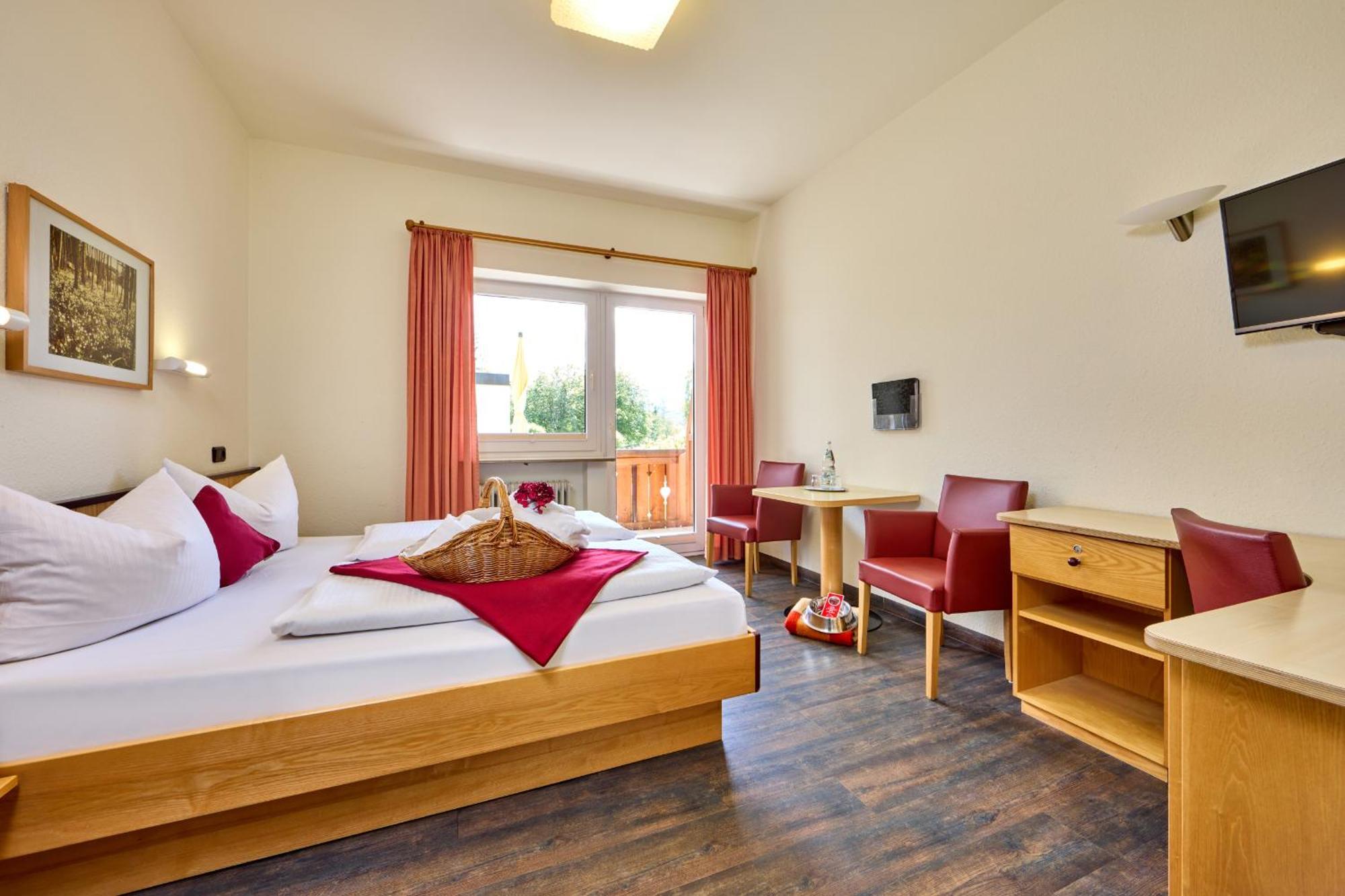 Aura-Hotel Saulgrub Bagian luar foto